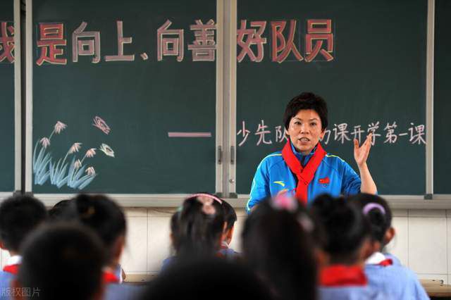 近日，曼城中场努内斯接受了天空体育采访，谈到了球队。